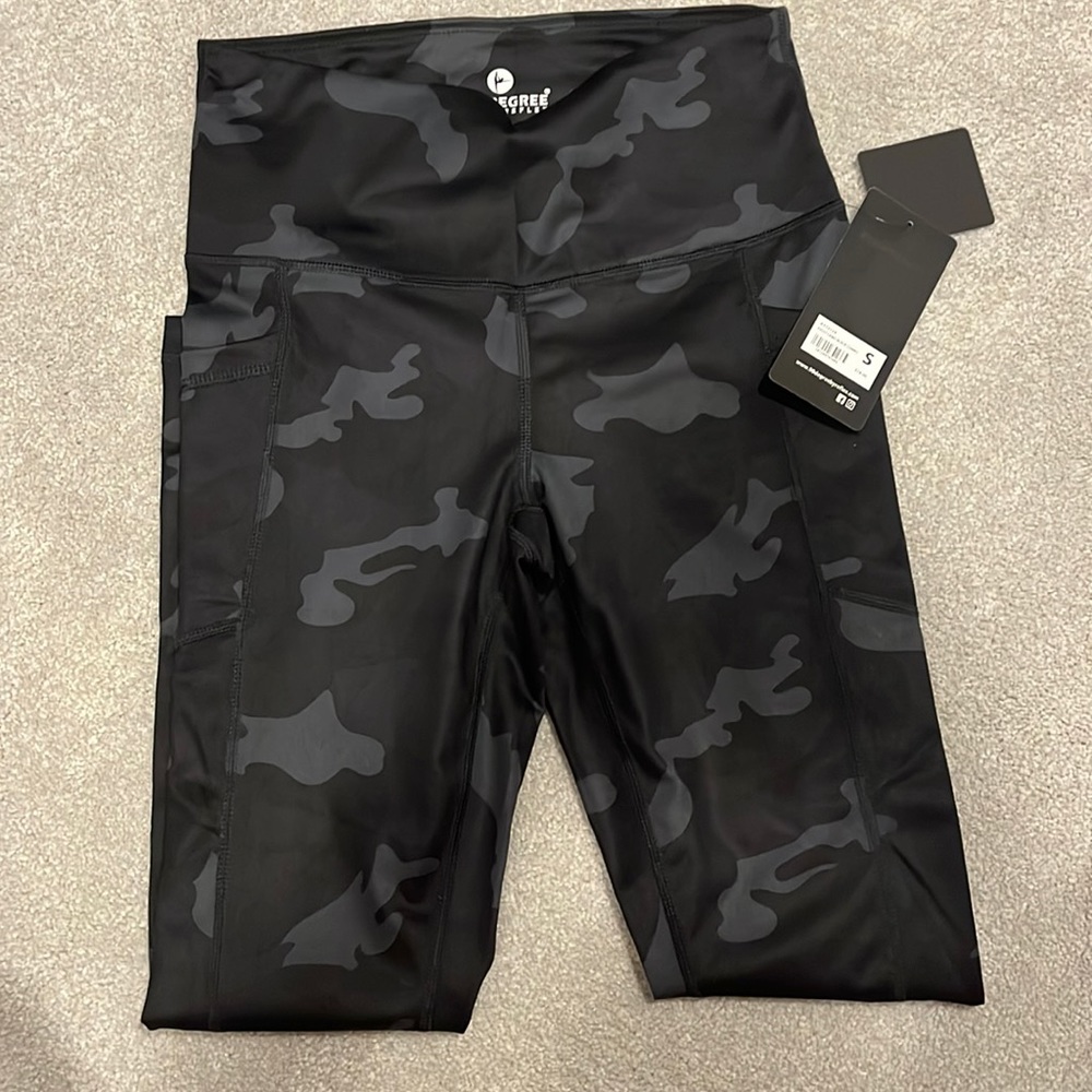 Brand new cameo leggings